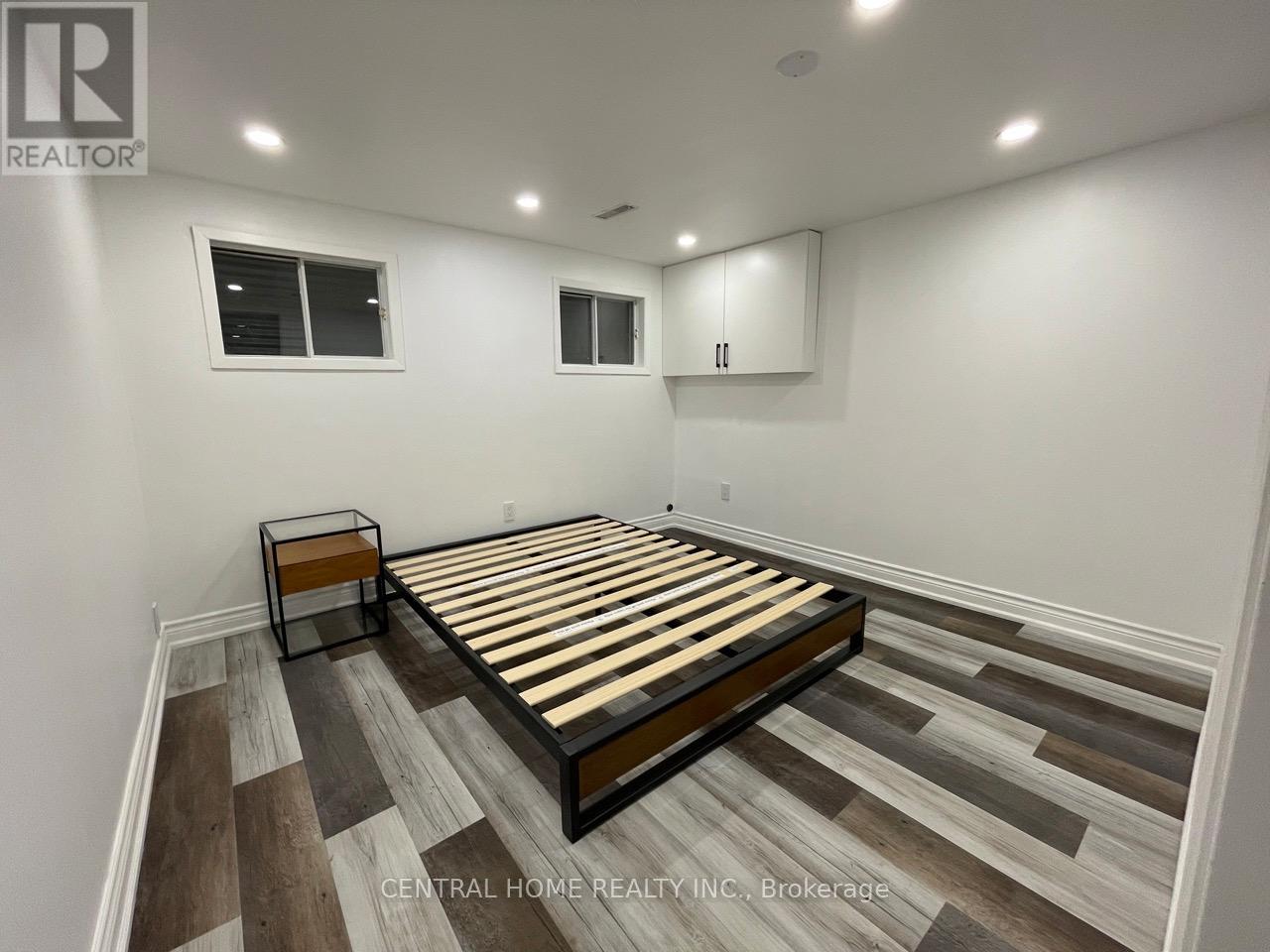 Photo 39 of 755 Botany Hill Crescent, Newmarket ON