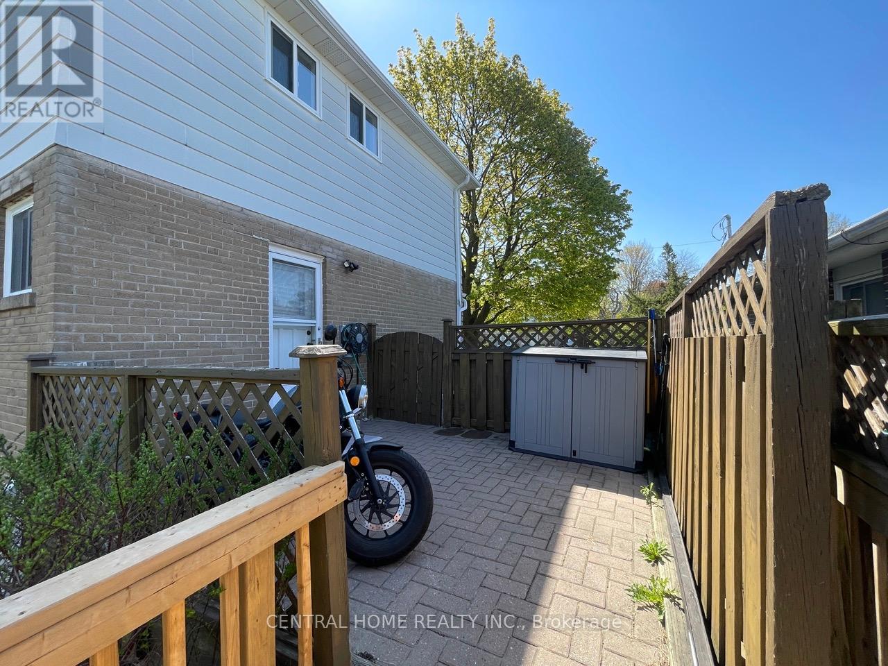 Photo 43 of 755 Botany Hill Crescent, Newmarket ON