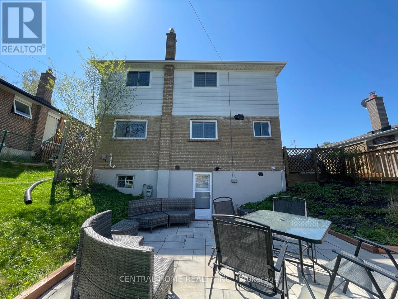 Photo 47 of 755 Botany Hill Crescent, Newmarket ON