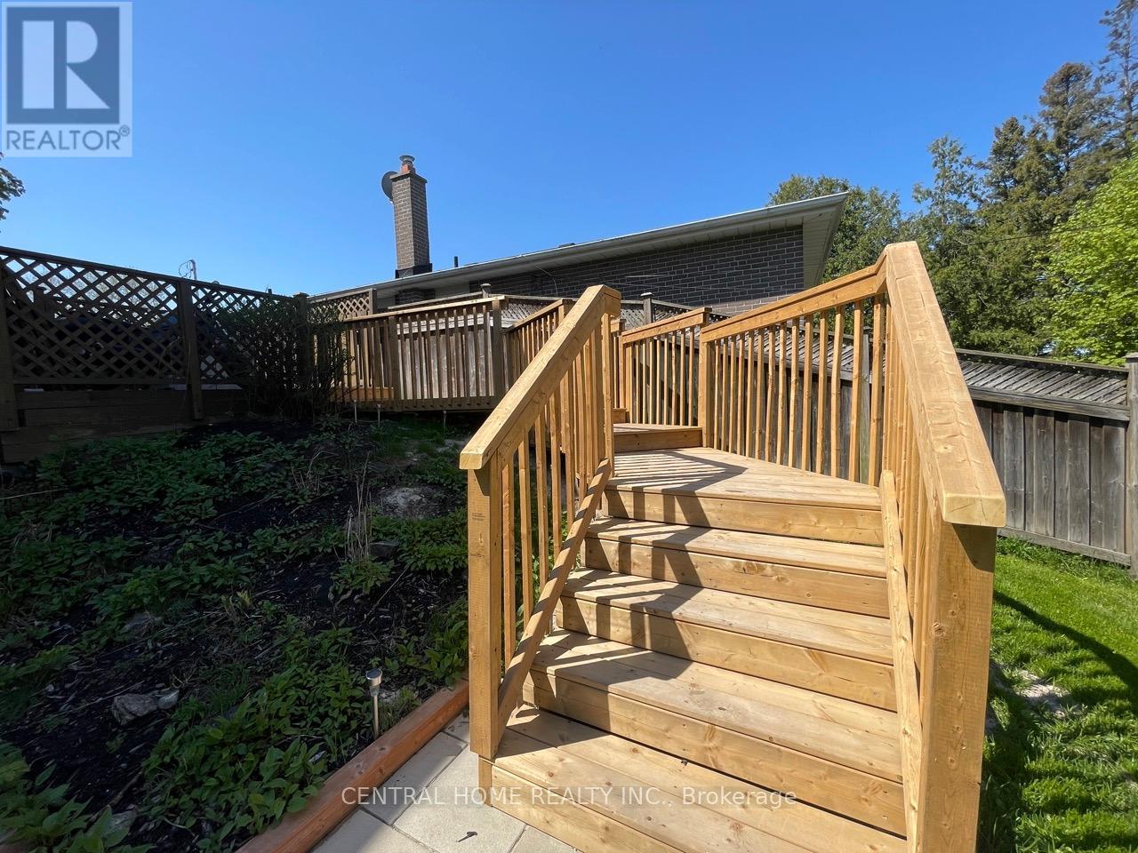 Photo 49 of 755 Botany Hill Crescent, Newmarket ON
