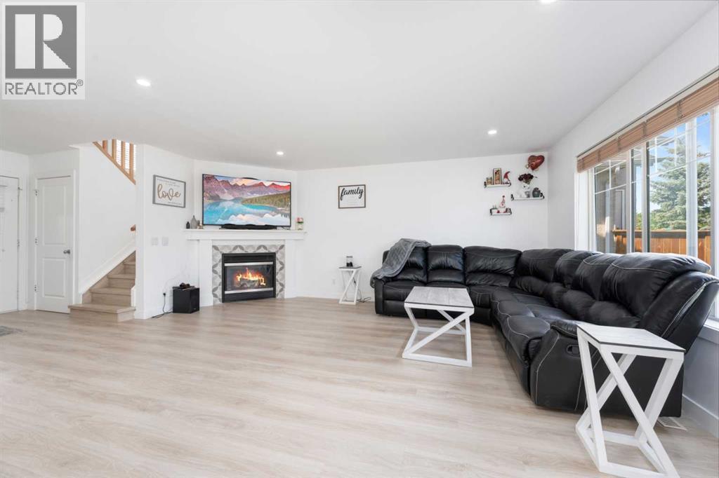 Photo 10 of 185 Coopers Close, Airdrie AB