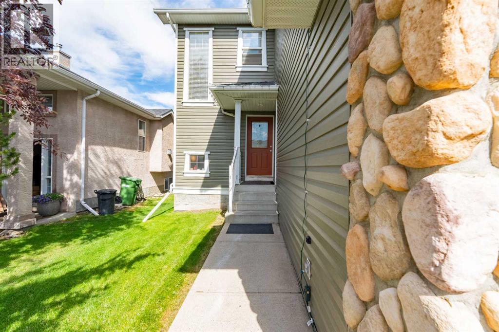 Photo 4 of 185 Coopers Close, Airdrie AB
