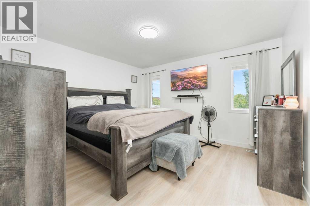 Photo 14 of 185 Coopers Close, Airdrie AB