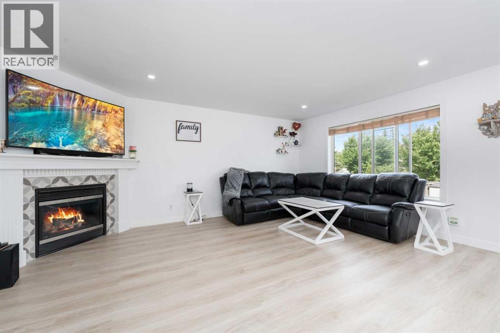 Photo 8 of 185 Coopers Close, Airdrie AB