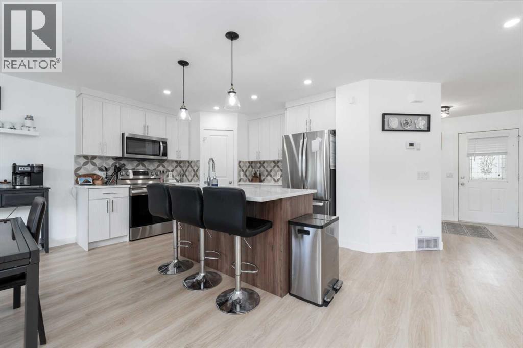 Photo 7 of 185 Coopers Close, Airdrie AB