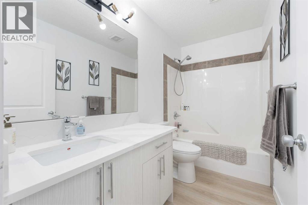 Photo 20 of 185 Coopers Close, Airdrie AB