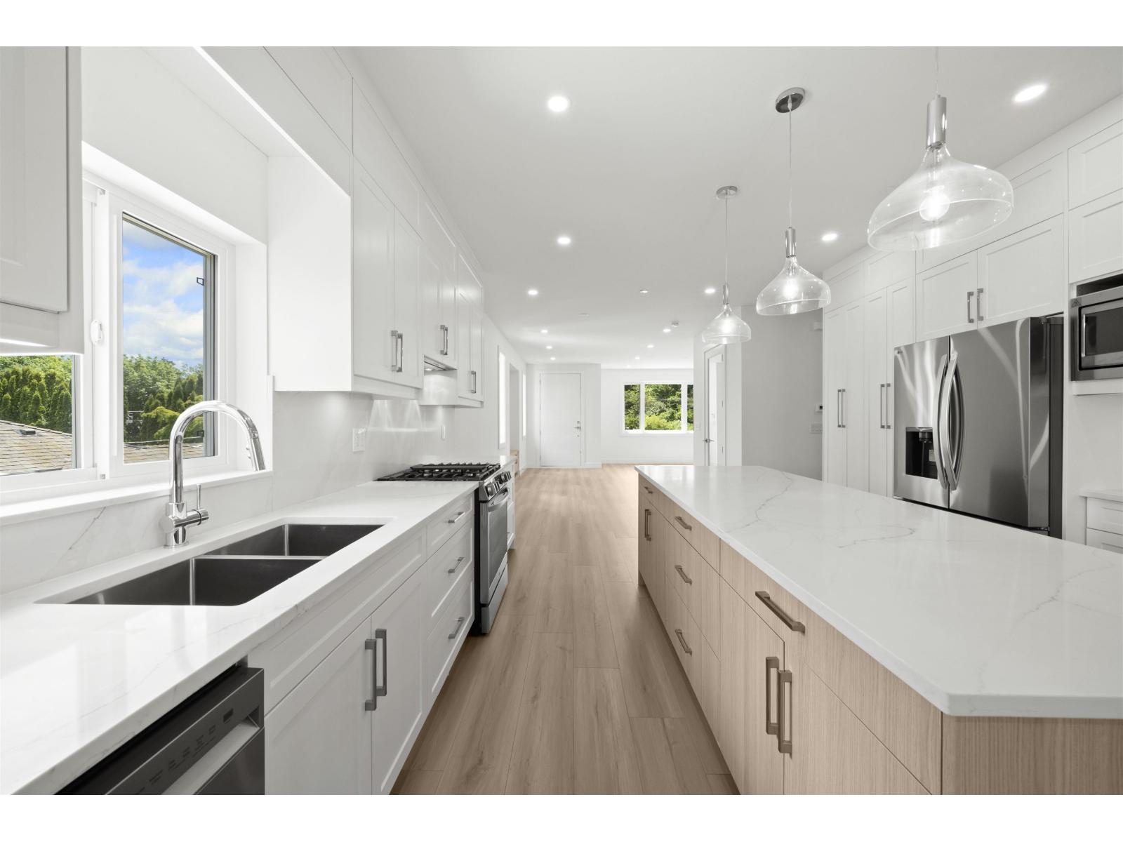 Photo 7 of 2 26725 Fraser Highway, Langley BC