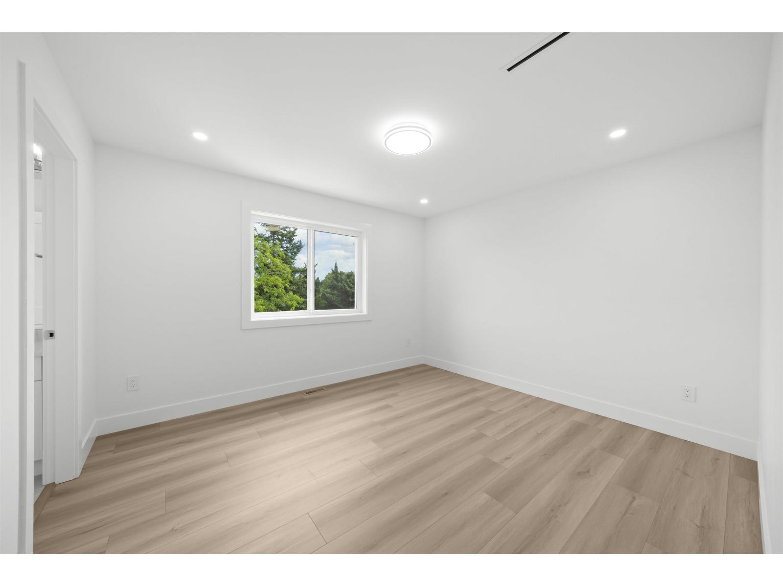 Photo 33 of 2 26725 Fraser Highway, Langley BC