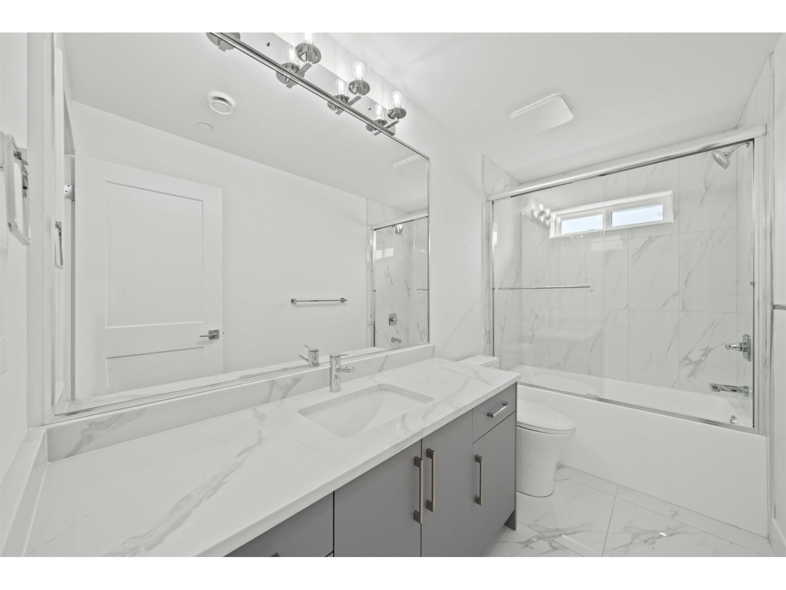 Photo 13 of 2 26725 Fraser Highway, Langley BC