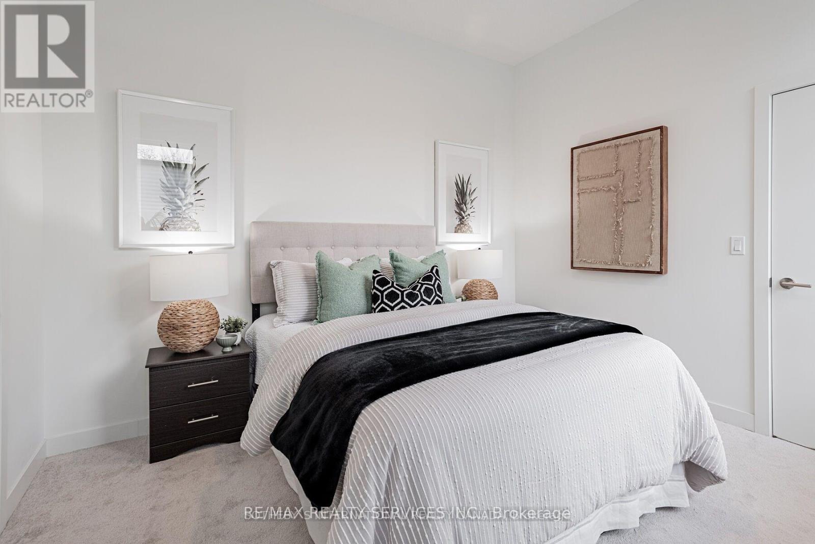 Photo 16 of 106 10 Wilby Crescent, Toronto ON