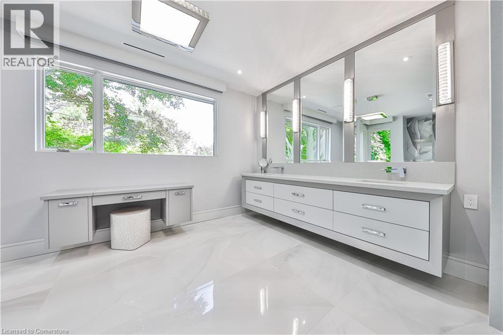 Photo 25 of 2250 Chancery Lane W, Oakville ON