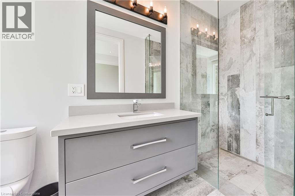 Photo 5 of 2250 Chancery Lane W, Oakville ON