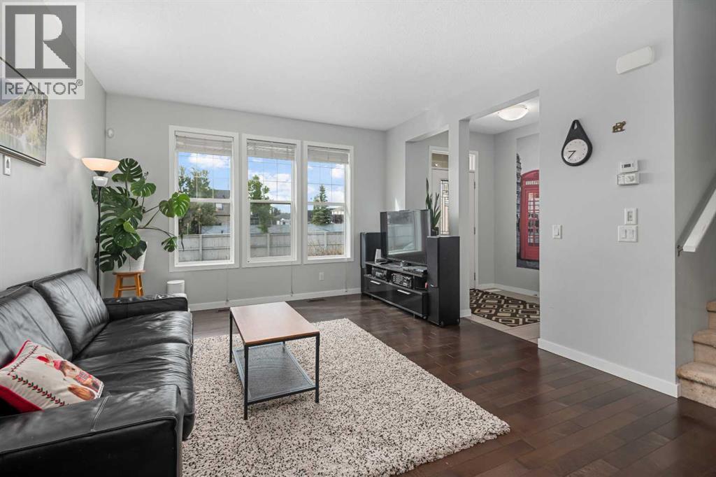 Photo 8 of 1251 New Brighton Park Se, Calgary AB