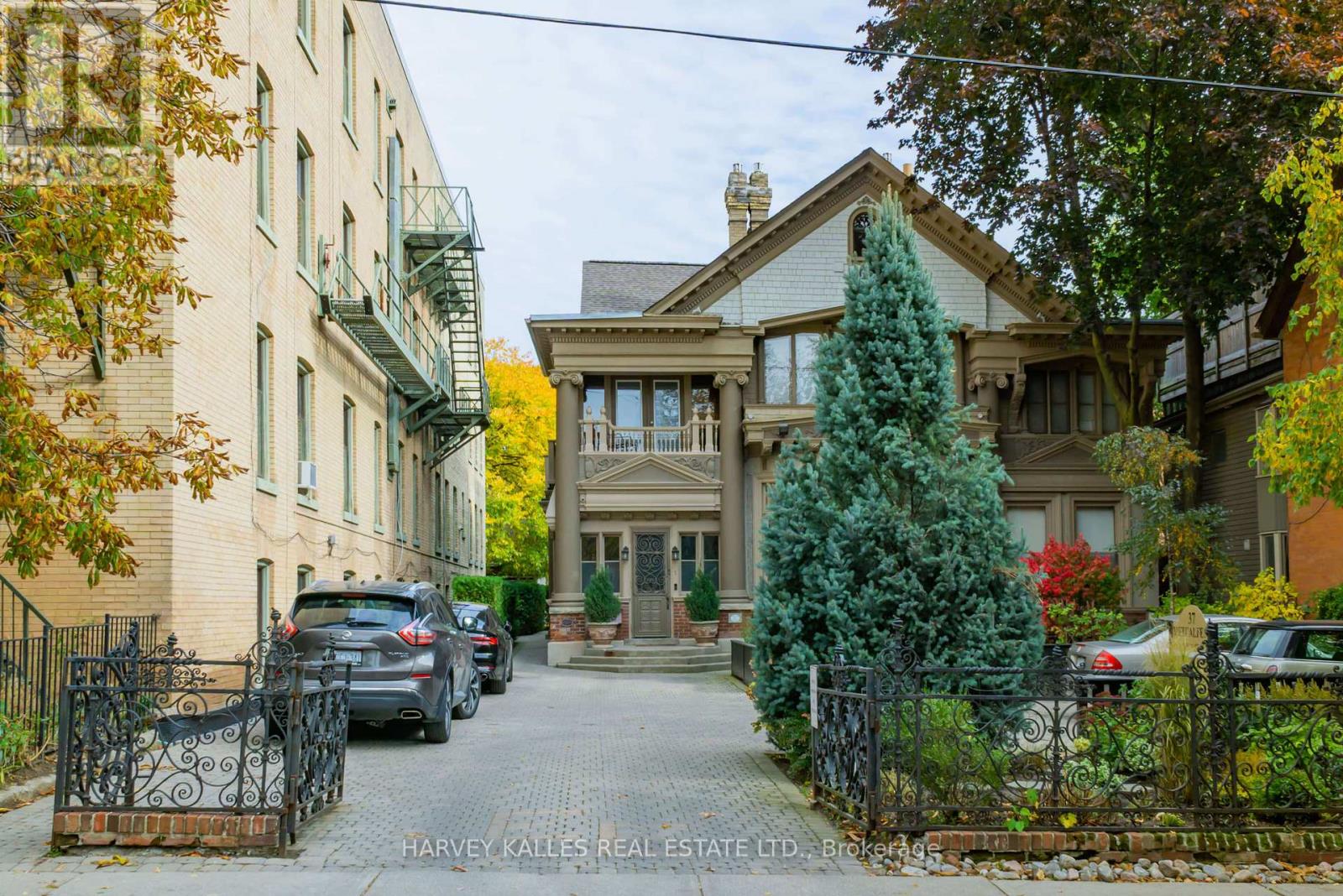Photo 1 of 5 37 Metcalfe Street, Toronto ON