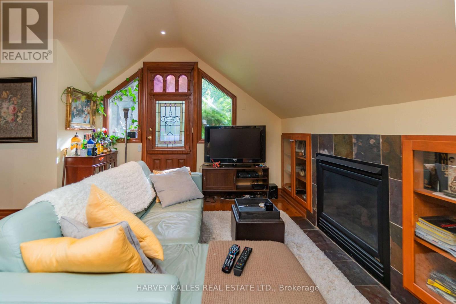 Photo 13 of 5 37 Metcalfe Street, Toronto ON