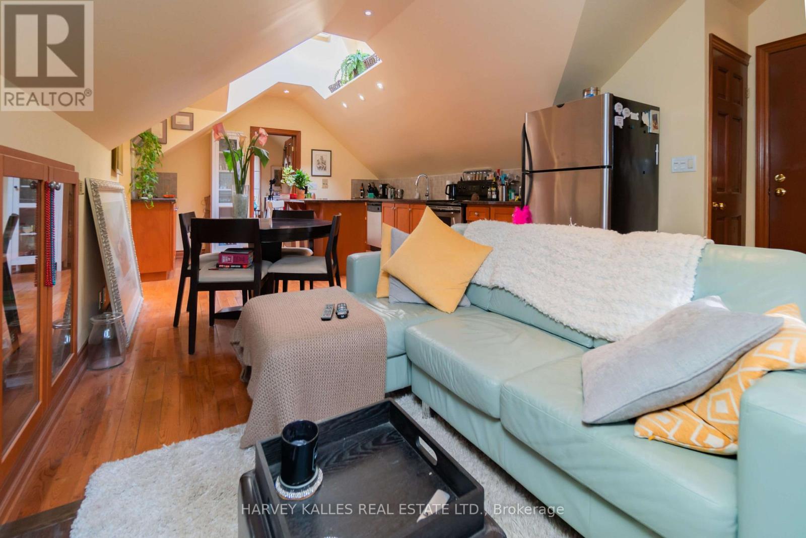 Photo 14 of 5 37 Metcalfe Street, Toronto ON