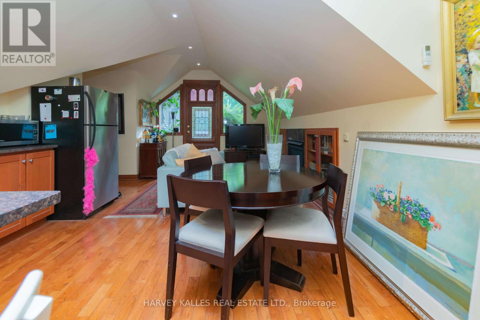 Photo 15 of 5 37 Metcalfe Street, Toronto ON