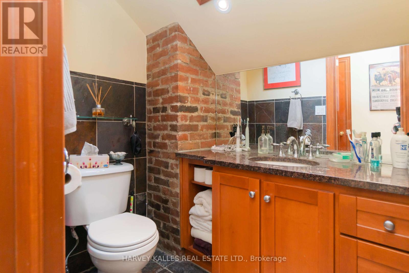Photo 28 of 5 37 Metcalfe Street, Toronto ON