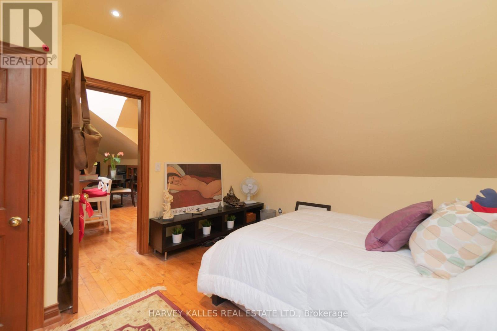 Photo 30 of 5 37 Metcalfe Street, Toronto ON