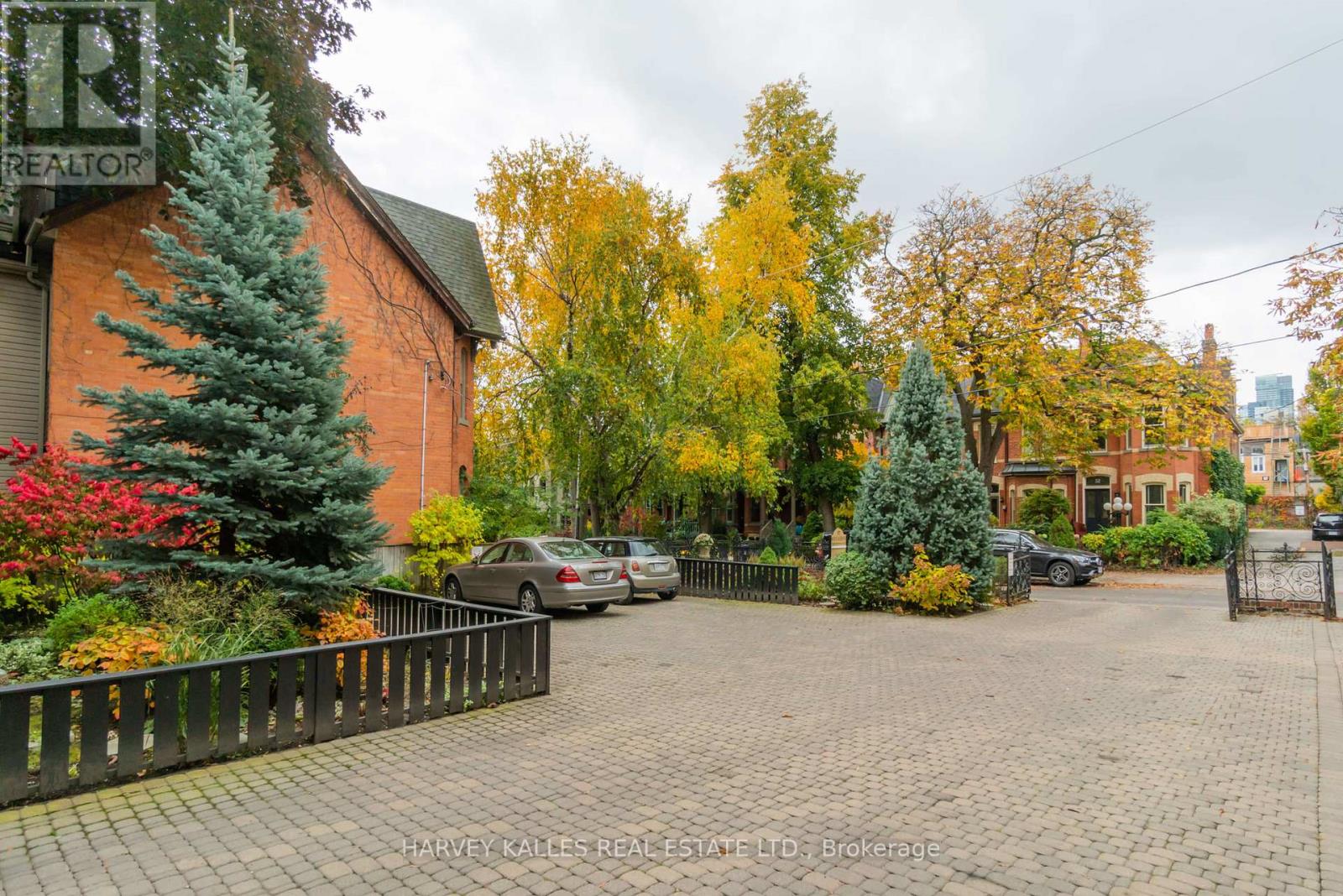 Photo 5 of 5 37 Metcalfe Street, Toronto ON