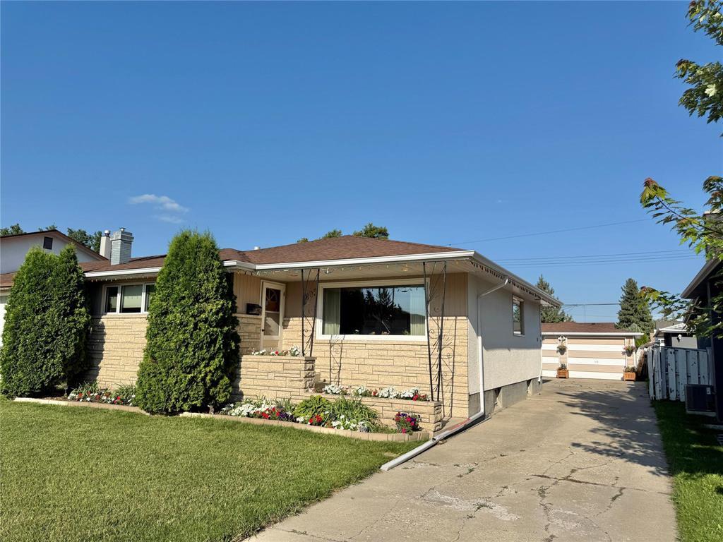 Photo 41 of 805 Parkdale Street, Winnipeg MB
