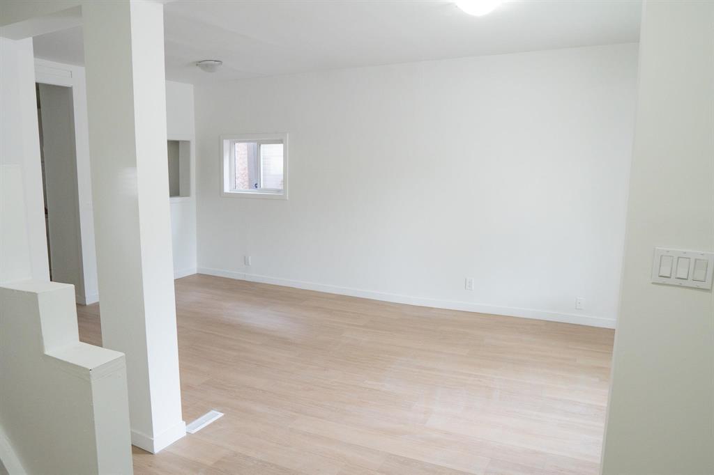 Photo 3 of 392 Salter Street, Winnipeg MB