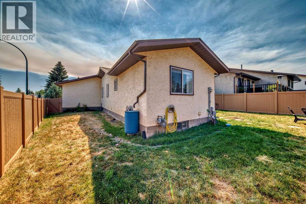 Photo 40 of 41 Edge Close, Red Deer AB