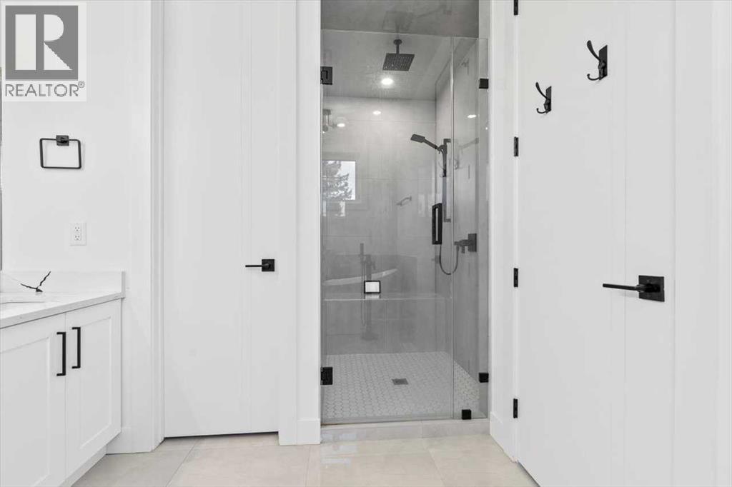 Photo 23 of 906 39 Street Sw, Calgary AB