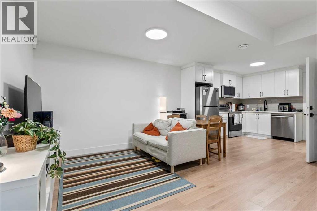 Photo 34 of 906 39 Street Sw, Calgary AB
