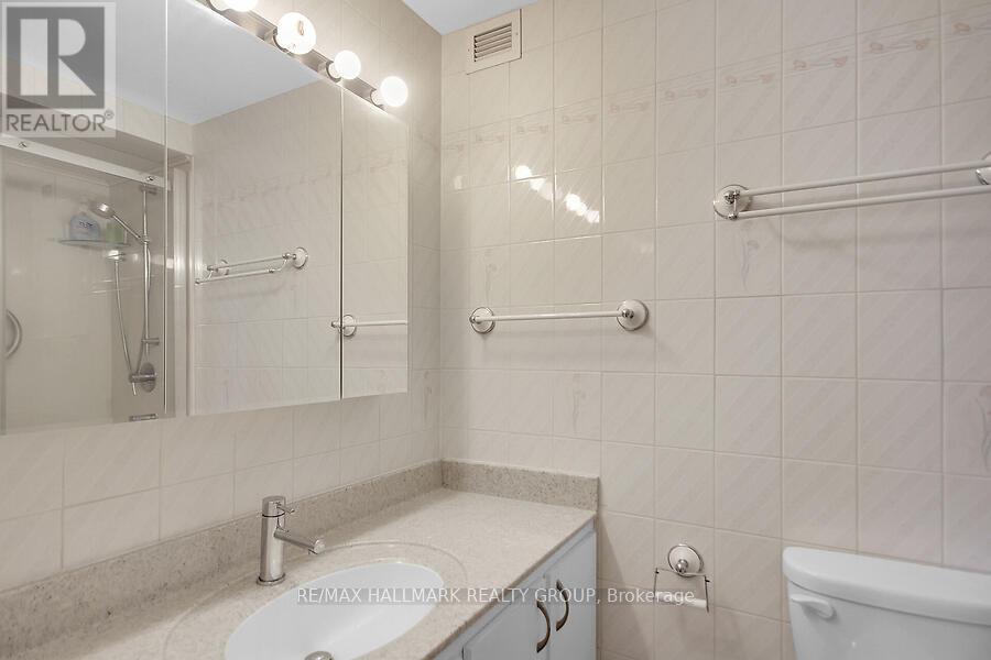 Photo 18 of 410 1081 Ambleside Drive, Ottawa ON