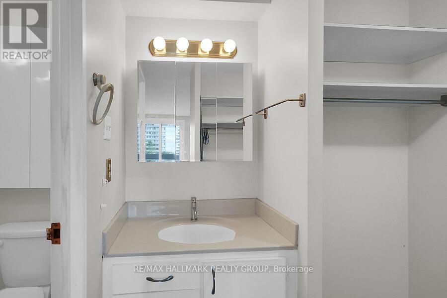 Photo 17 of 410 1081 Ambleside Drive, Ottawa ON