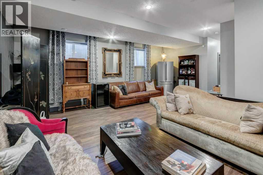 Single Family House for Sale in   Avenue SW Richmond Calgary 