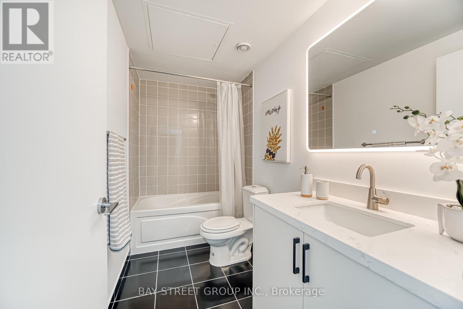 Photo 20 of 4801 832 Bay Street, Toronto ON