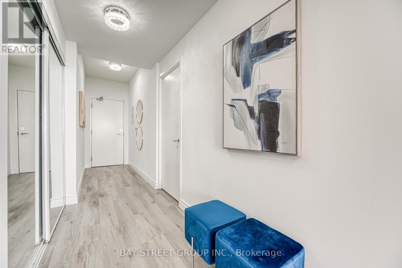 Photo 4 of 4801 832 Bay Street, Toronto ON