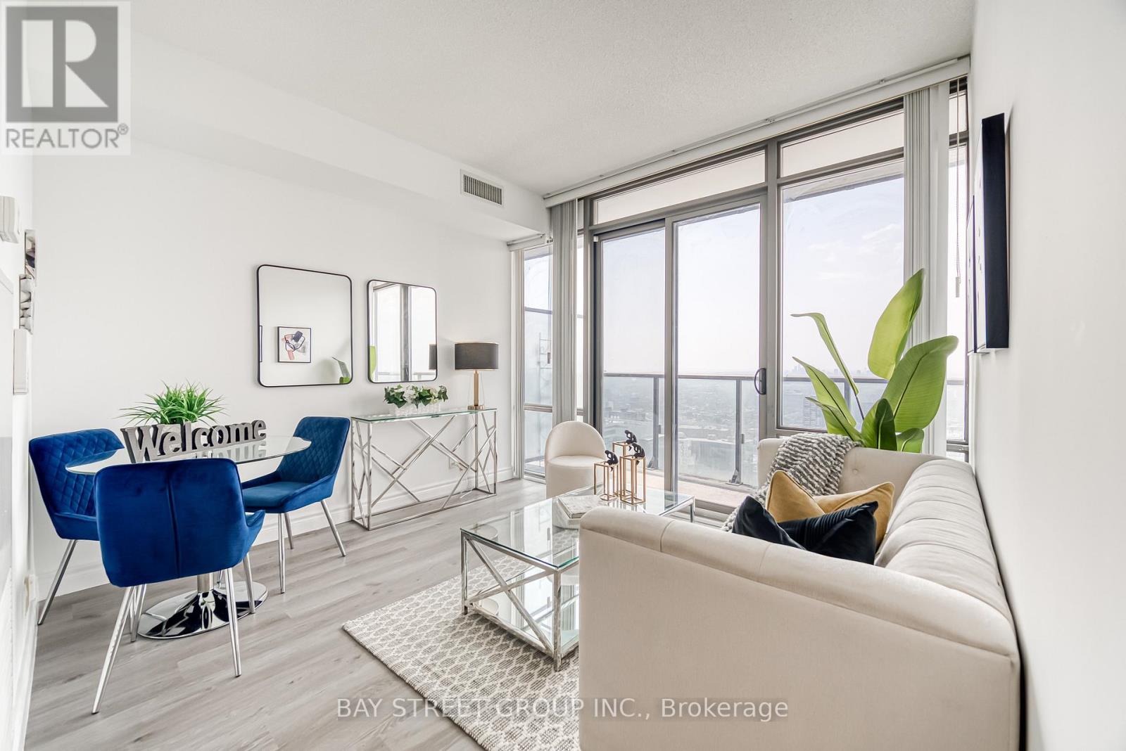 Photo 8 of 4801 832 Bay Street, Toronto ON