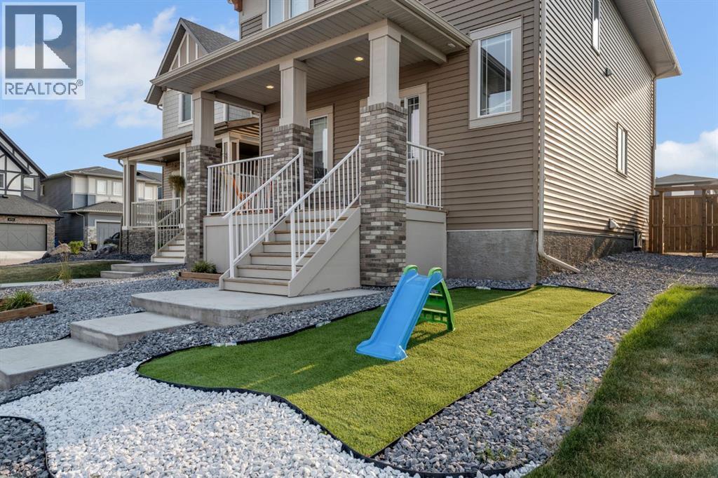 Photo 4 of 649 Reynolds Crescent Sw, Airdrie AB