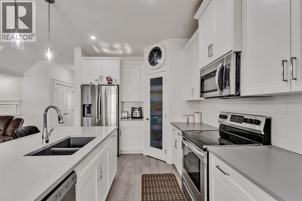 Photo 12 of 649 Reynolds Crescent Sw, Airdrie AB
