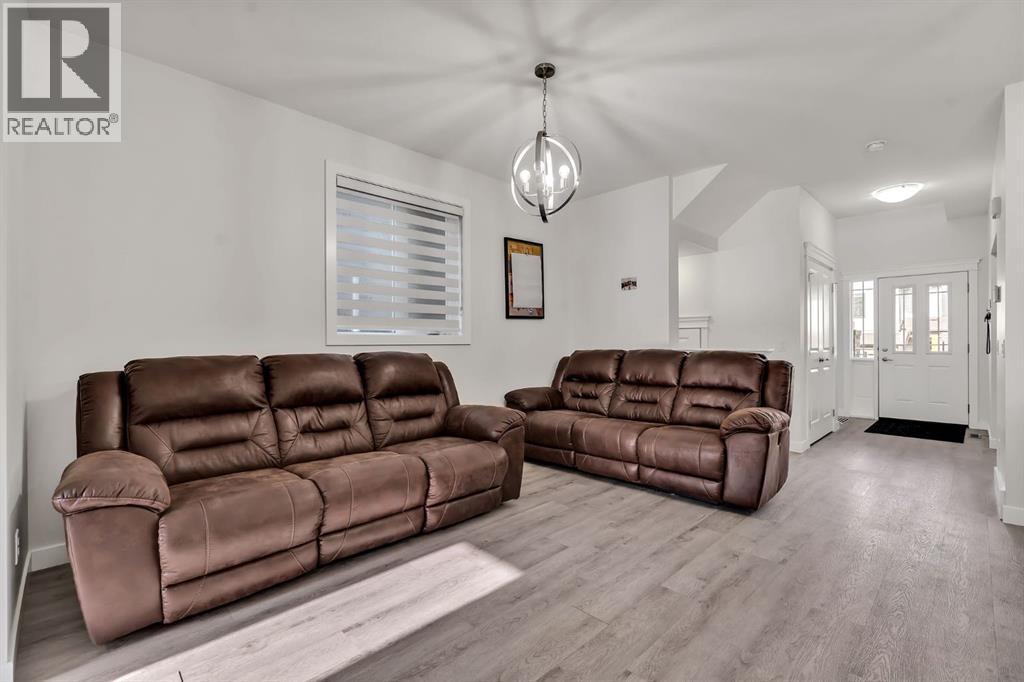 Photo 16 of 649 Reynolds Crescent Sw, Airdrie AB