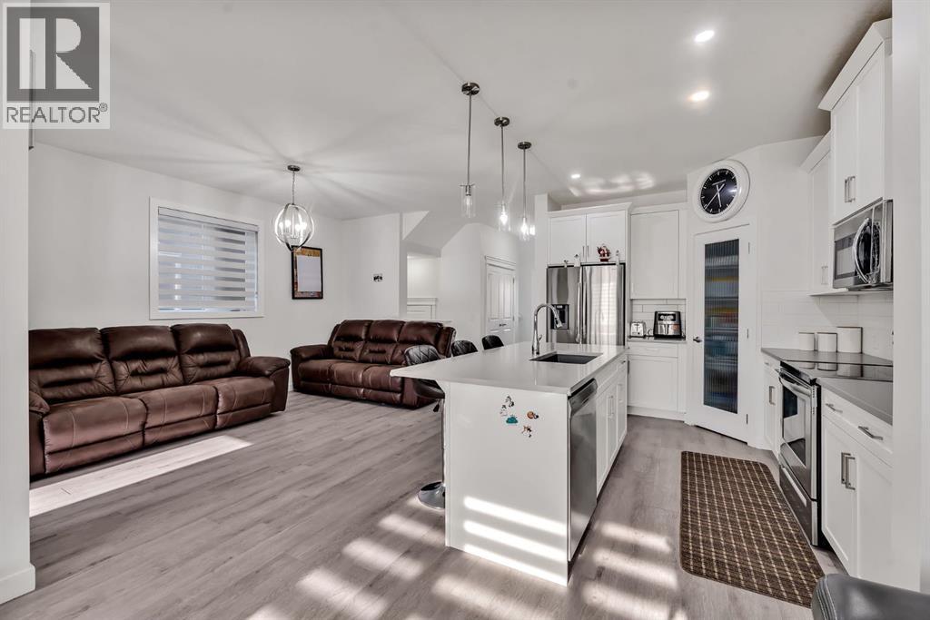 Photo 11 of 649 Reynolds Crescent Sw, Airdrie AB