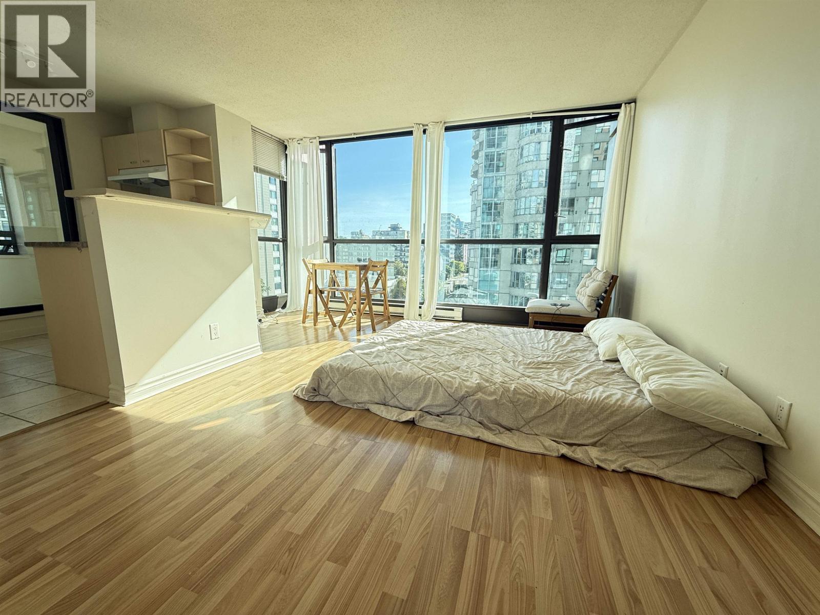Photo 4 of 1010 1331 Alberni Street, Vancouver BC