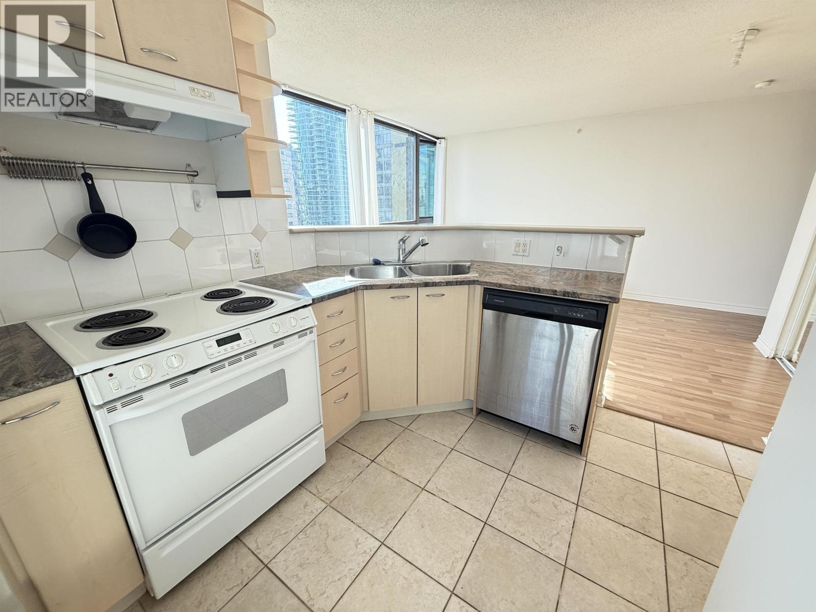 Photo 2 of 1010 1331 Alberni Street, Vancouver BC