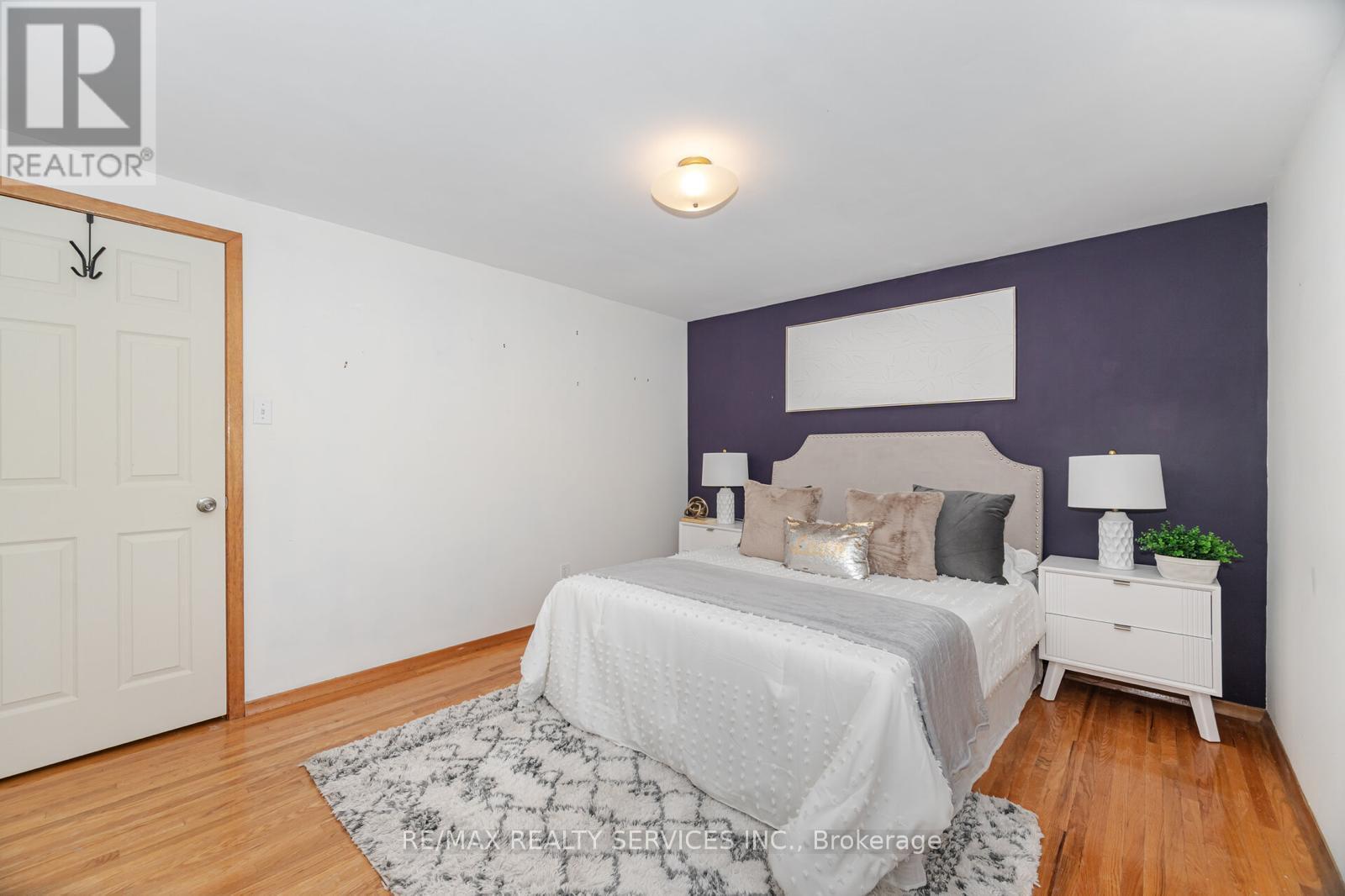 Photo 18 of 62 Ambleside Drive, Brampton ON