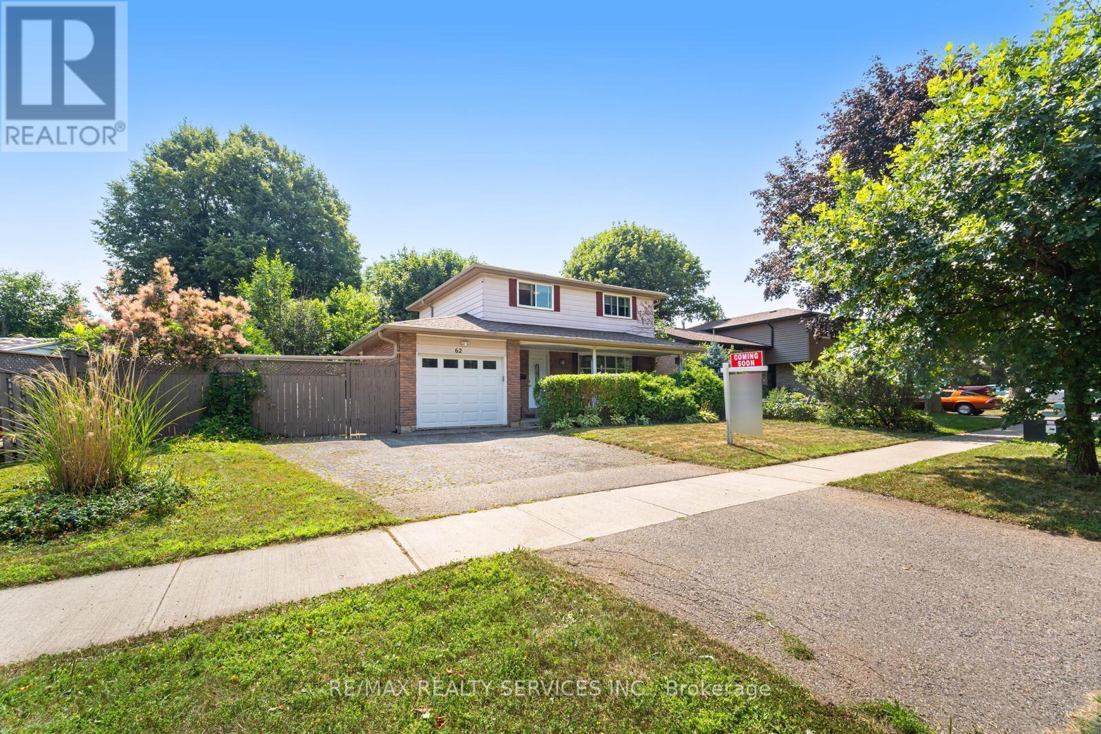 Photo 2 of 62 Ambleside Drive, Brampton ON