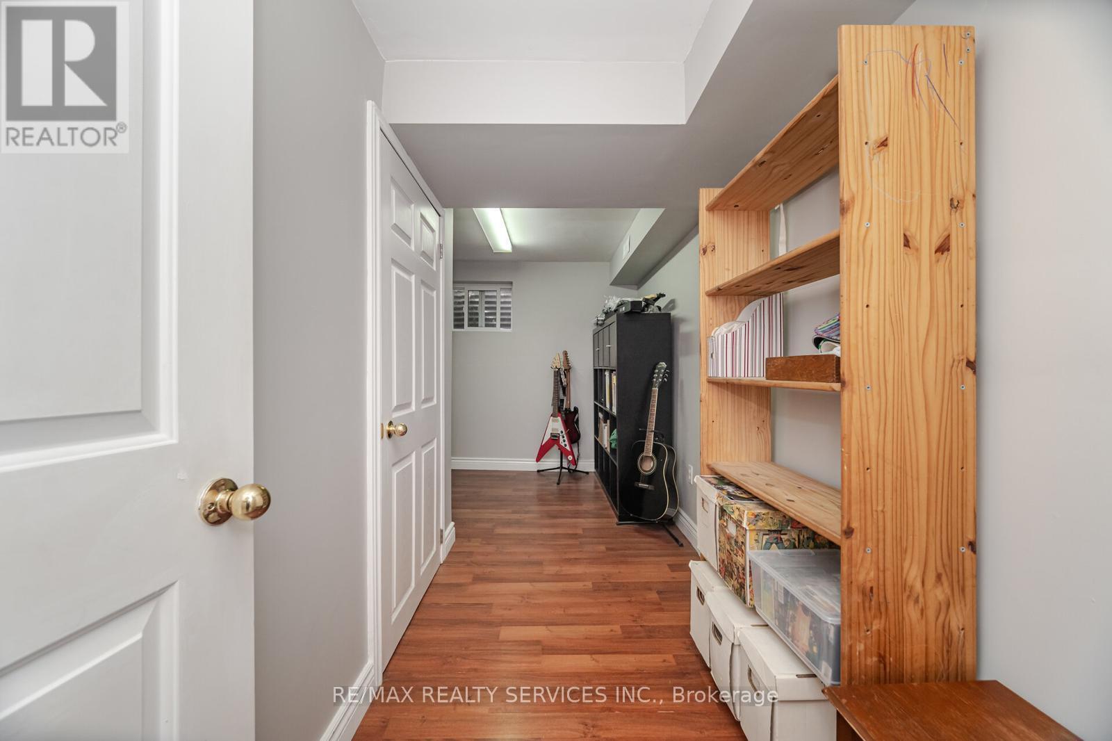 Photo 21 of 62 Ambleside Drive, Brampton ON