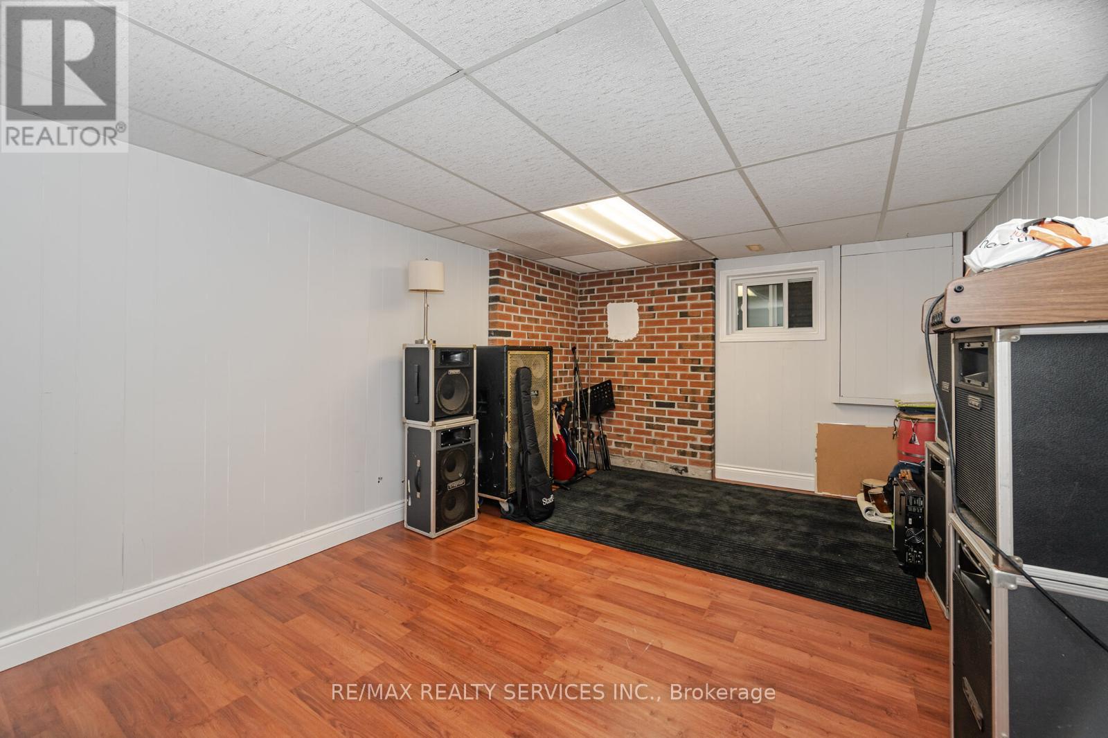 Photo 23 of 62 Ambleside Drive, Brampton ON