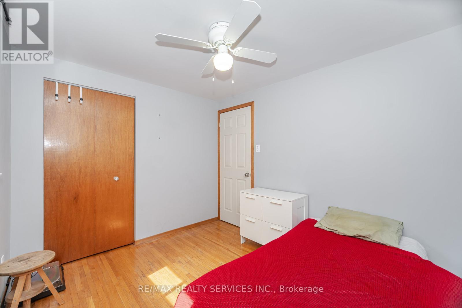 Photo 25 of 62 Ambleside Drive, Brampton ON