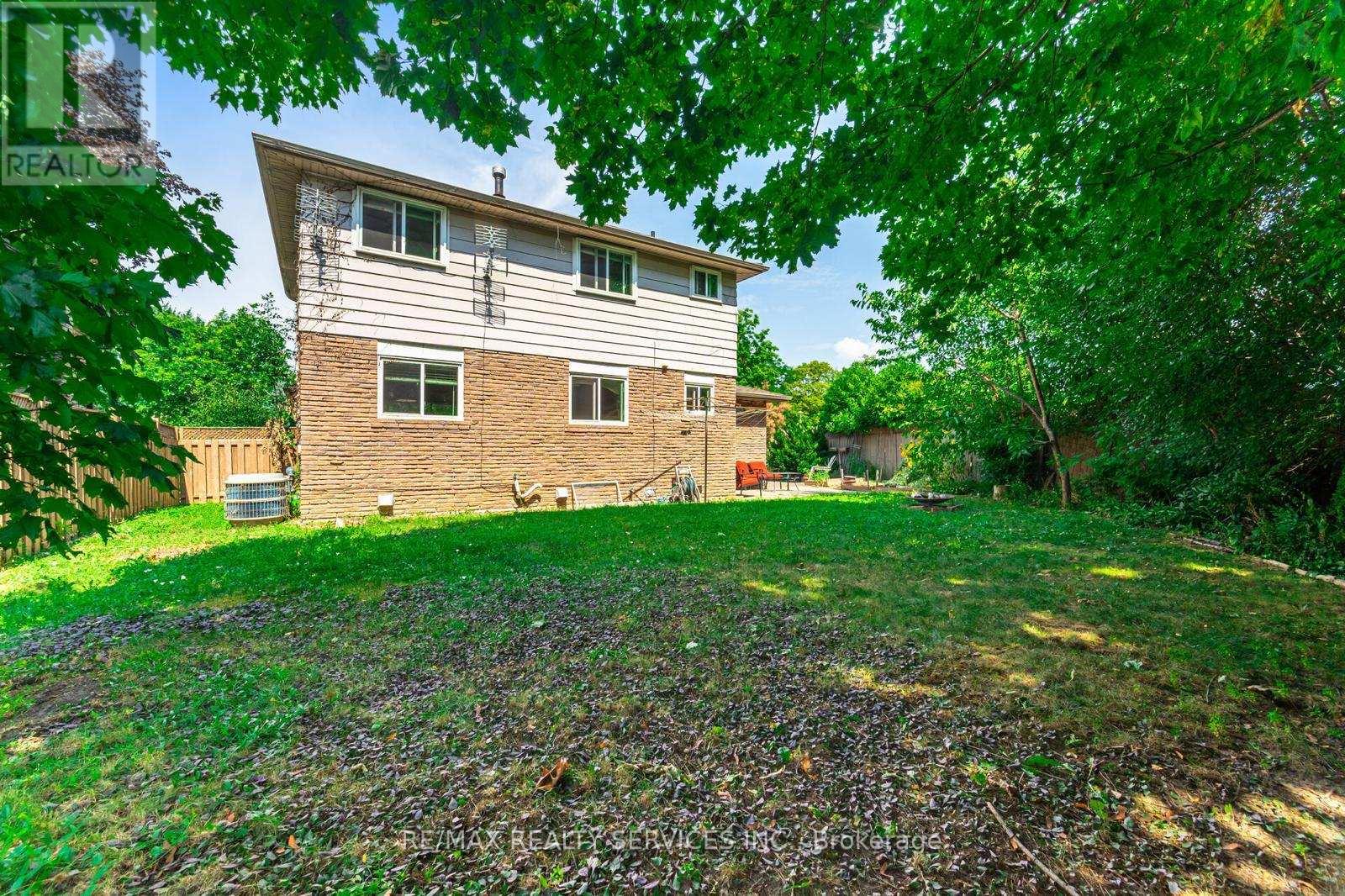 Photo 31 of 62 Ambleside Drive, Brampton ON