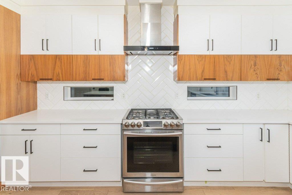 Photo 13 of 11441 74 Av Nw Nw, Edmonton AB