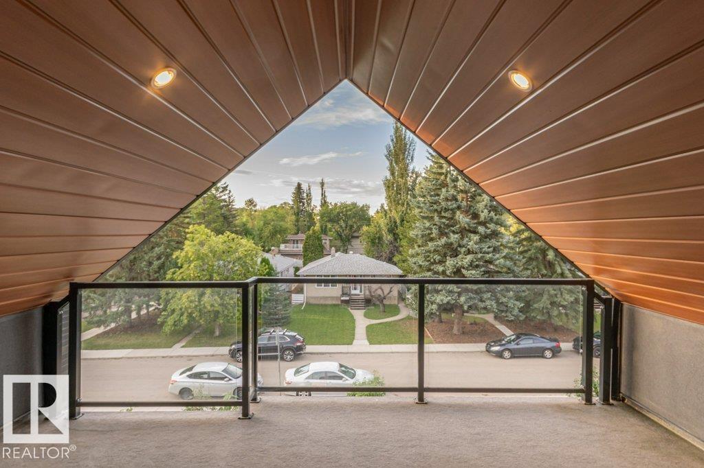 Photo 2 of 11441 74 Av Nw Nw, Edmonton AB