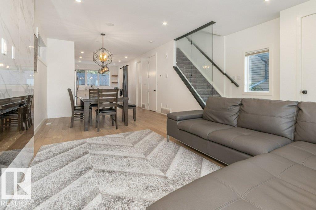 Photo 7 of 11441 74 Av Nw Nw, Edmonton AB